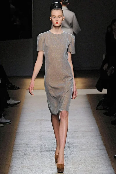 Look 15